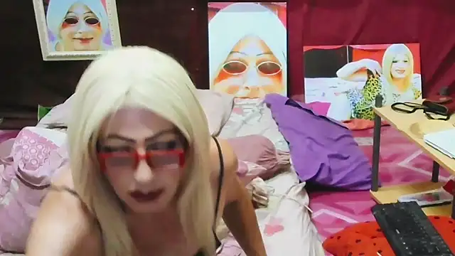 horni4luv online show from 10, 4, 2026