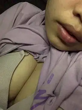 Miuu-Miuu online show from 18, 11, 2025