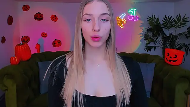 sassy cutie online show from 12, 11, 2025