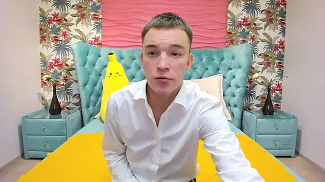 Snapshot of Derek_Banville chatting on 31, 10, 2025 Derek Banville online show from 31, 10, 2025