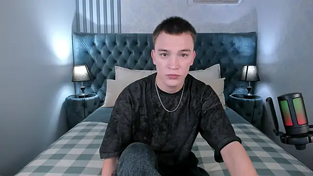 Snapshot of Derek_Banville chatting on 5, 11, 2025 Derek Banville online show from 5, 11, 2025