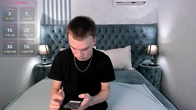 Snapshot of Derek_Banville chatting on 8, 11, 2025 Derek Banville online show from 8, 11, 2025