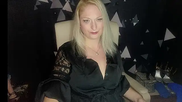 Snapshot of MonicaMis chatting on 25, 11, 2025 MonicaMis online show from 25, 11, 2025