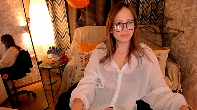 Snapshot of _SilverMoon_ chatting on 22, 10, 2025  SilverMoon  online show from 22, 10, 2025