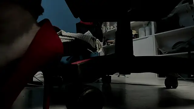 Snapshot of Holy_Mistress_S chatting on 4, 11, 2025 Holy Mistress S online show from 4, 11, 2025