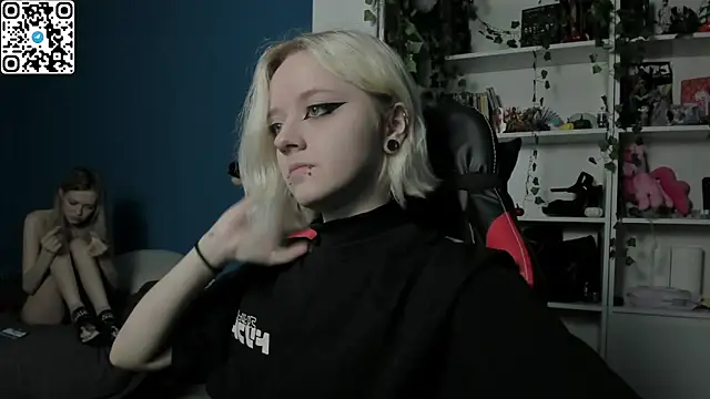 Snapshot of Holy_Mistress_S chatting on 29, 11, 2025 Holy Mistress S online show from 29, 11, 2025