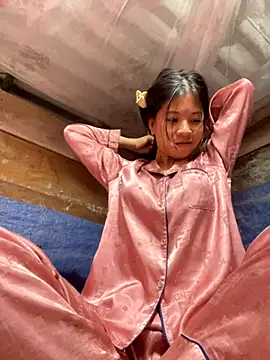 Snapshot of ninixinh chatting on 30, 10, 2025 ninixinh online show from 30, 10, 2025