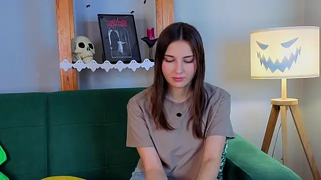 Snapshot of KateCahee chatting on 30, 10, 2025 KateCahee online show from 30, 10, 2025