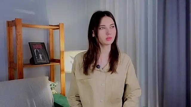 Snapshot of KateCahee chatting on 6, 11, 2025 KateCahee online show from 6, 11, 2025