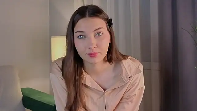 Snapshot of KateCahee chatting on 18, 11, 2025 KateCahee online show from 18, 11, 2025