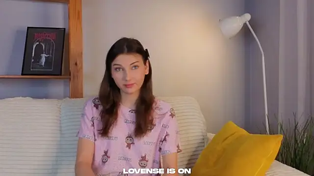 Snapshot of KateCahee chatting on 5, 12, 2025 KateCahee online show from 5, 12, 2025