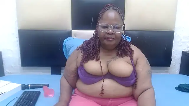 Snapshot of MatureMilfxxx chatting on 23, 11, 2025 MatureMilfxxx online show from 23, 11, 2025