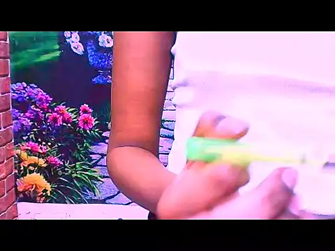 Snapshot of IndianPretty1 chatting on 12, 11, 2025 IndianPretty1 online show from 12, 11, 2025