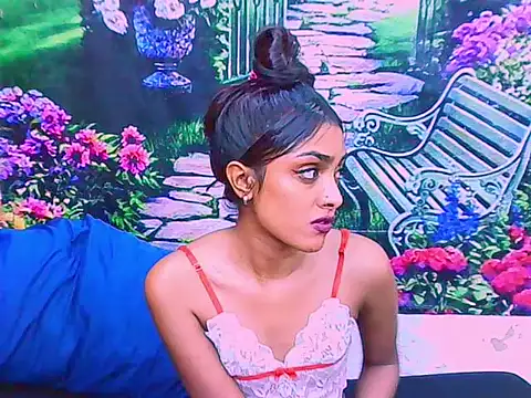 Snapshot of IndianPretty1 chatting on 14, 12, 2025 IndianPretty1 online show from 14, 12, 2025