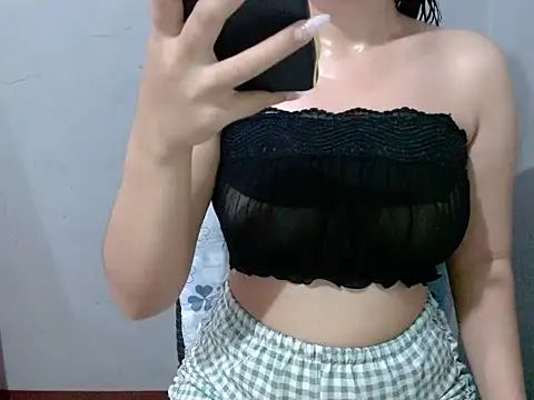 Snapshot of Skinny_Jean18xxx chatting on 7, 5, 2026 Skinny Jean18xxx online show from 7, 5, 2026