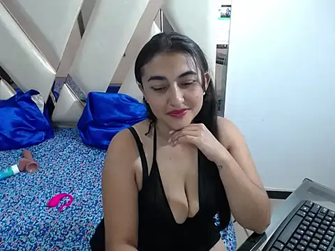 yuliet latin69 online show from 1, 11, 2025