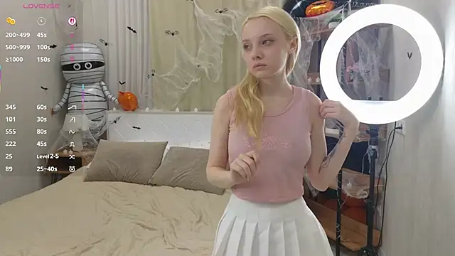 Snapshot of IraYounce chatting on 6, 11, 2025 IraYounce online show from 6, 11, 2025