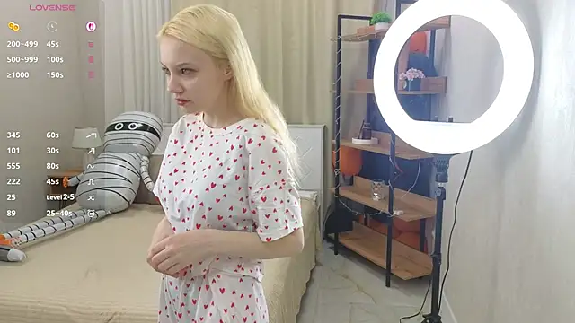 Snapshot of IraYounce chatting on 7, 11, 2025 IraYounce online show from 7, 11, 2025