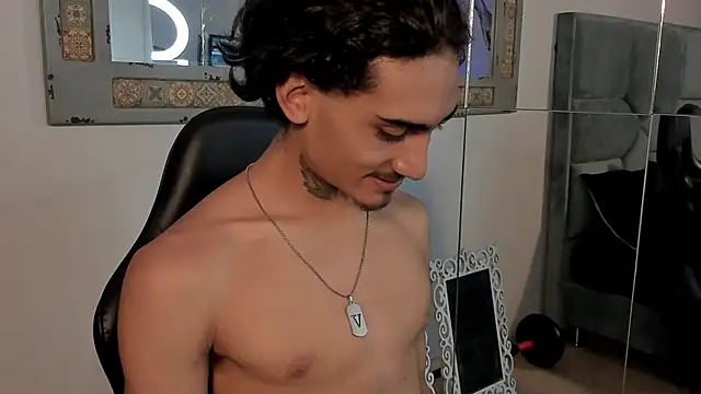 Snapshot of Mr_Strike chatting on 27, 10, 2025 Mr Strike online show from 27, 10, 2025