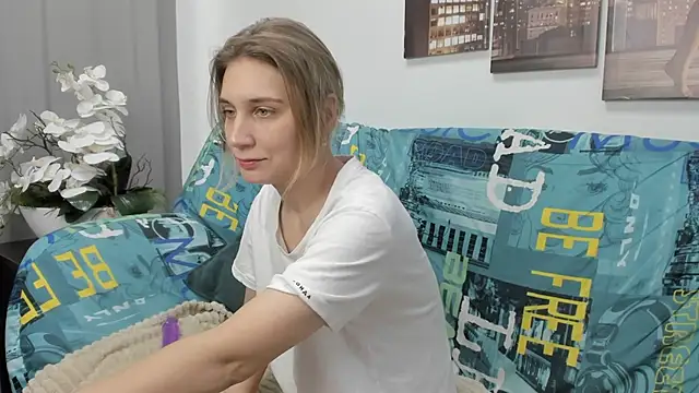 Snapshot of Tenderly_Sophie chatting on 5, 12, 2025 Tenderly Sophie online show from 5, 12, 2025