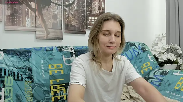 Snapshot of Tenderly_Sophie chatting on 18, 12, 2025 Tenderly Sophie online show from 18, 12, 2025