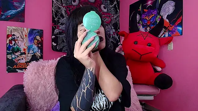 Snapshot of GothGaby chatting on 18, 12, 2025 GothGaby online show from 18, 12, 2025