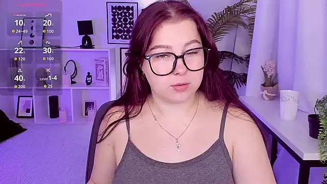 Snapshot of EffyBlush chatting on 4, 12, 2025 EffyBlush online show from 4, 12, 2025