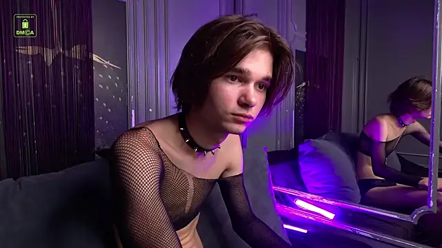 Snapshot of DavidLeatherhofff chatting on 17, 11, 2025 DavidLeatherhofff online show from 17, 11, 2025