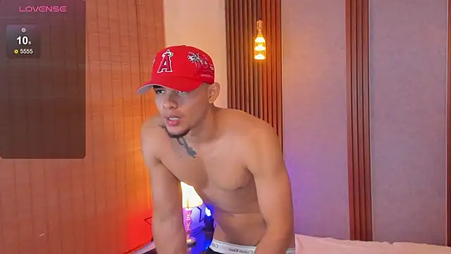 Snapshot of Arthur_Louis chatting on 31, 10, 2025 Arthur Louis online show from 31, 10, 2025