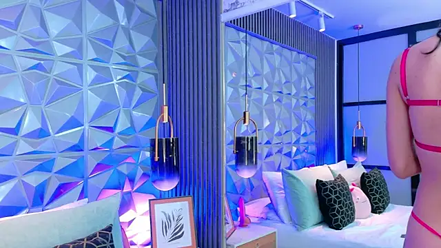 AdelineJhones online show from 24, 3, 2026