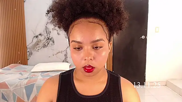 Snapshot of rosselyn_ chatting on 13, 11, 2025 rosselyn online show from 13, 11, 2025