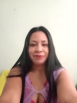 Snapshot of LeilaTaylor chatting on 15, 12, 2025 LeilaTaylor online show from 15, 12, 2025