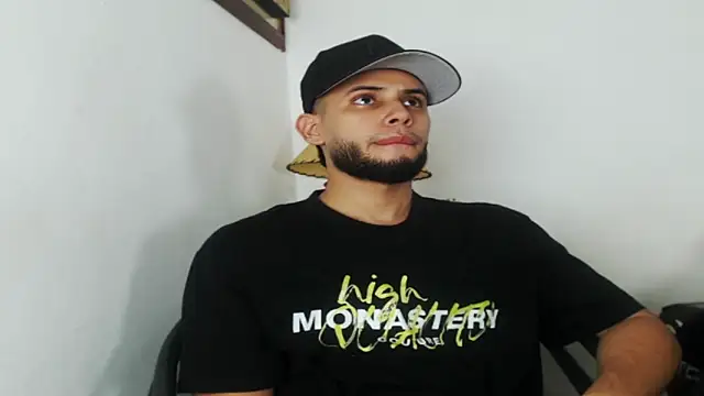 Snapshot of Maxcole_07 chatting on 24, 10, 2025 Maxcole 07 online show from 24, 10, 2025