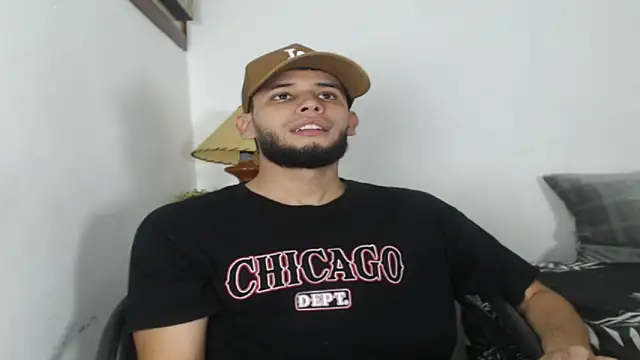 Snapshot of Maxcole_07 chatting on 6, 11, 2025 Maxcole 07 online show from 6, 11, 2025