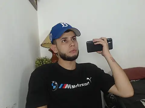 Snapshot of Maxcole_07 chatting on 23, 11, 2025 Maxcole 07 online show from 23, 11, 2025