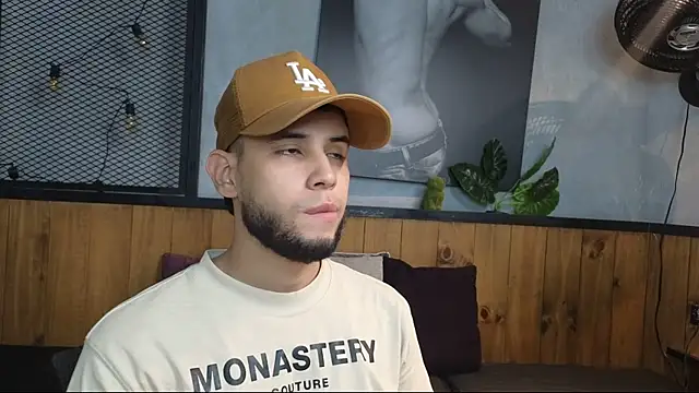 Snapshot of Maxcole_07 chatting on 3, 12, 2025 Maxcole 07 online show from 3, 12, 2025