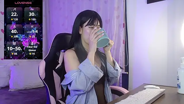 Snapshot of antonella_ed chatting on 2, 12, 2025 antonella ed online show from 2, 12, 2025