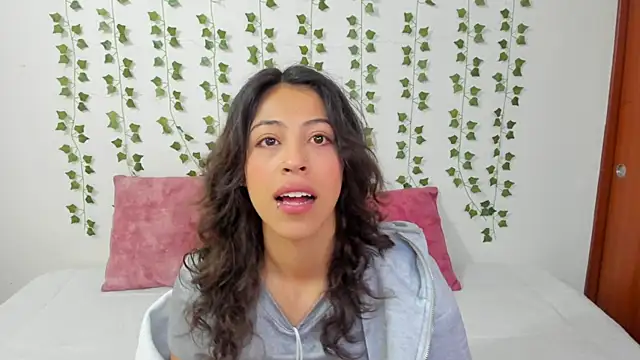 Snapshot of emily_jonessxx chatting on 11, 2, 2026 emily jonessxx online show from 11, 2, 2026