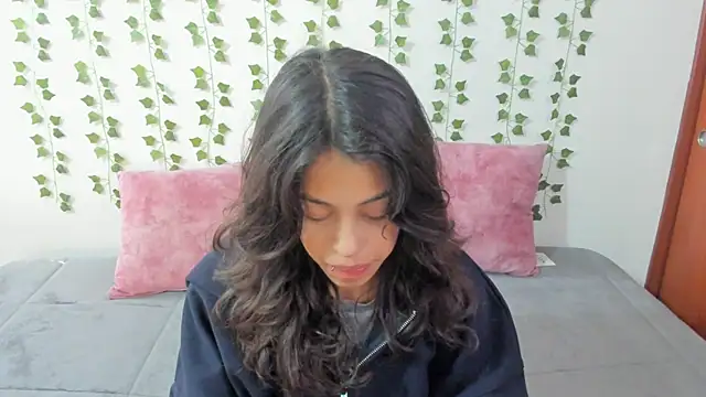 Snapshot of emily_jonessxx chatting on 27, 2, 2026 emily jonessxx online show from 27, 2, 2026