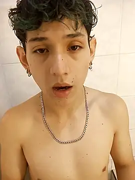 Snapshot of Yorsamm_and_friends chatting on 26, 10, 2025 Yorsamm and friends online show from 26, 10, 2025