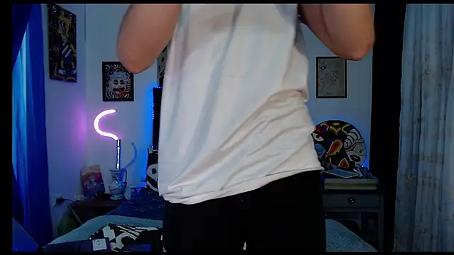 Snapshot of Yorsamm_and_friends chatting on 29, 10, 2025 Yorsamm and friends online show from 29, 10, 2025