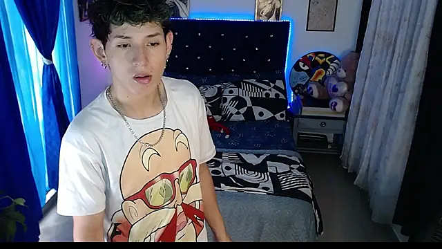 Snapshot of Yorsamm_and_friends chatting on 2, 11, 2025 Yorsamm and friends online show from 2, 11, 2025