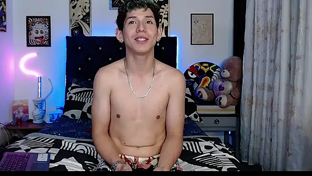 Snapshot of Yorsamm_and_friends chatting on 3, 11, 2025 Yorsamm and friends online show from 3, 11, 2025