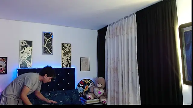 Snapshot of Yorsamm_and_friends chatting on 13, 11, 2025 Yorsamm and friends online show from 13, 11, 2025