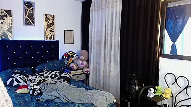 Snapshot of Yorsamm_and_friends chatting on 15, 11, 2025 Yorsamm and friends online show from 15, 11, 2025