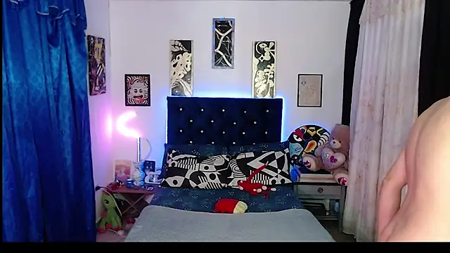 Snapshot of Yorsamm_and_friends chatting on 16, 11, 2025 Yorsamm and friends online show from 16, 11, 2025