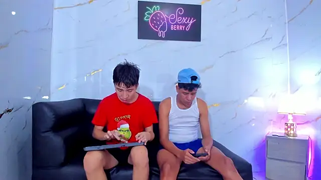 Snapshot of Room_boys_hot chatting on 9, 11, 2025 Room boys hot online show from 9, 11, 2025