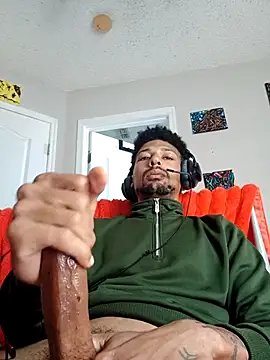 Snapshot of BigPrettyDick777 chatting on 7, 1, 2026 BigPrettyDick777 online show from 7, 1, 2026