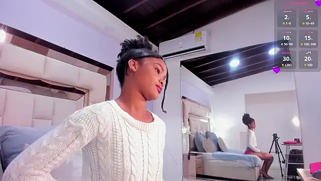 Snapshot of karolebonyy chatting on 12, 11, 2025 karolebonyy online show from 12, 11, 2025