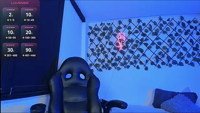 Snapshot of Liam_Anny chatting on 5, 12, 2025 Liam Anny online show from 5, 12, 2025